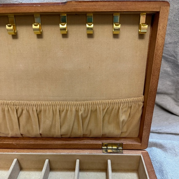 Vintage Centurion jewelry box - Picture 4 of 9